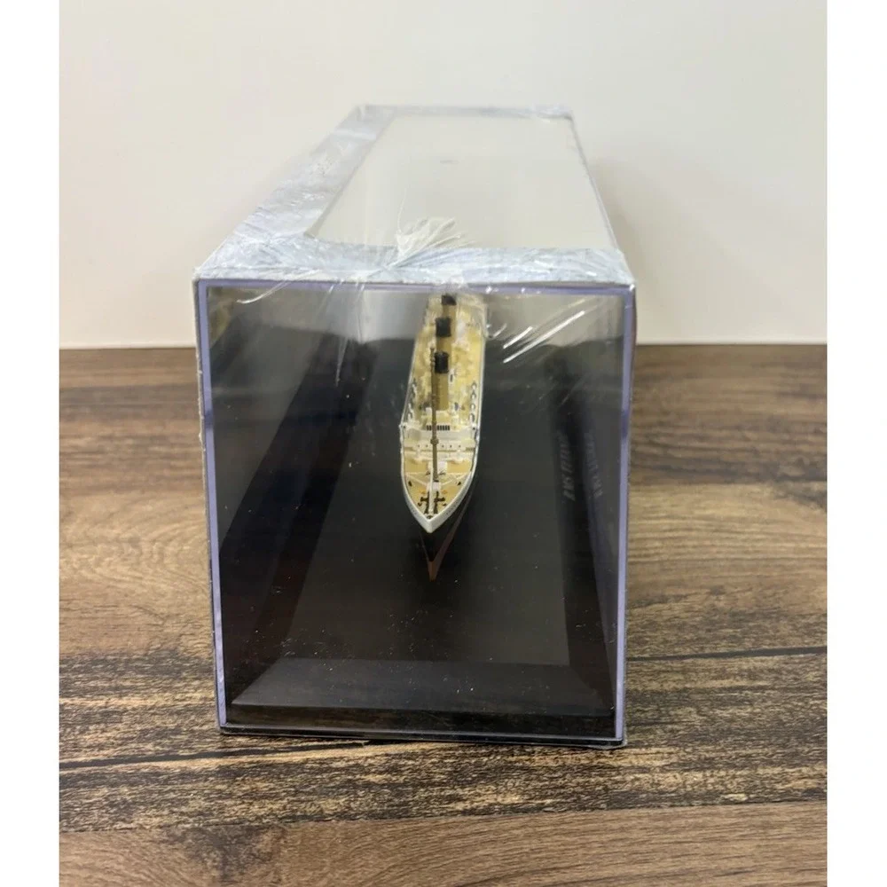 RMS Titanic Ocean Liner 1/1250 Scale Die-Cast Metal Model White Star Line Clas